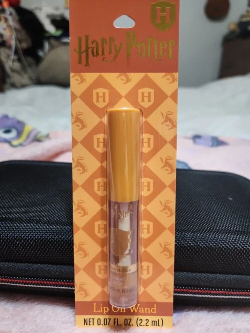 Harry Potter- Hufflepuff honeysuckle scented lip oil